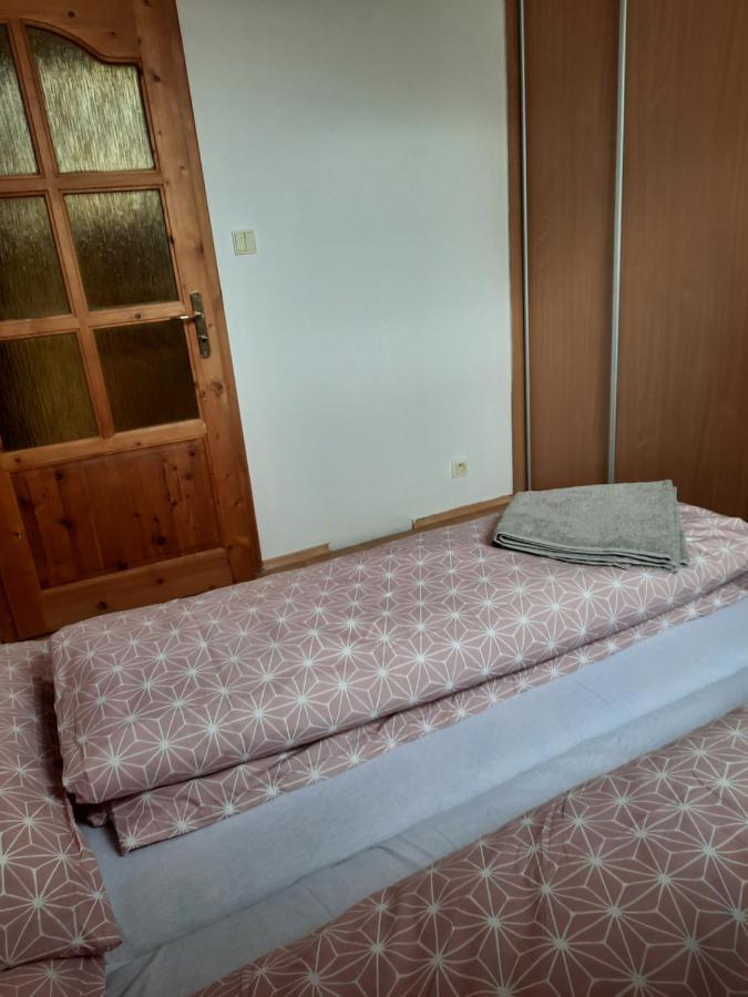 Apartman Chiarita Nemšová Extérieur photo