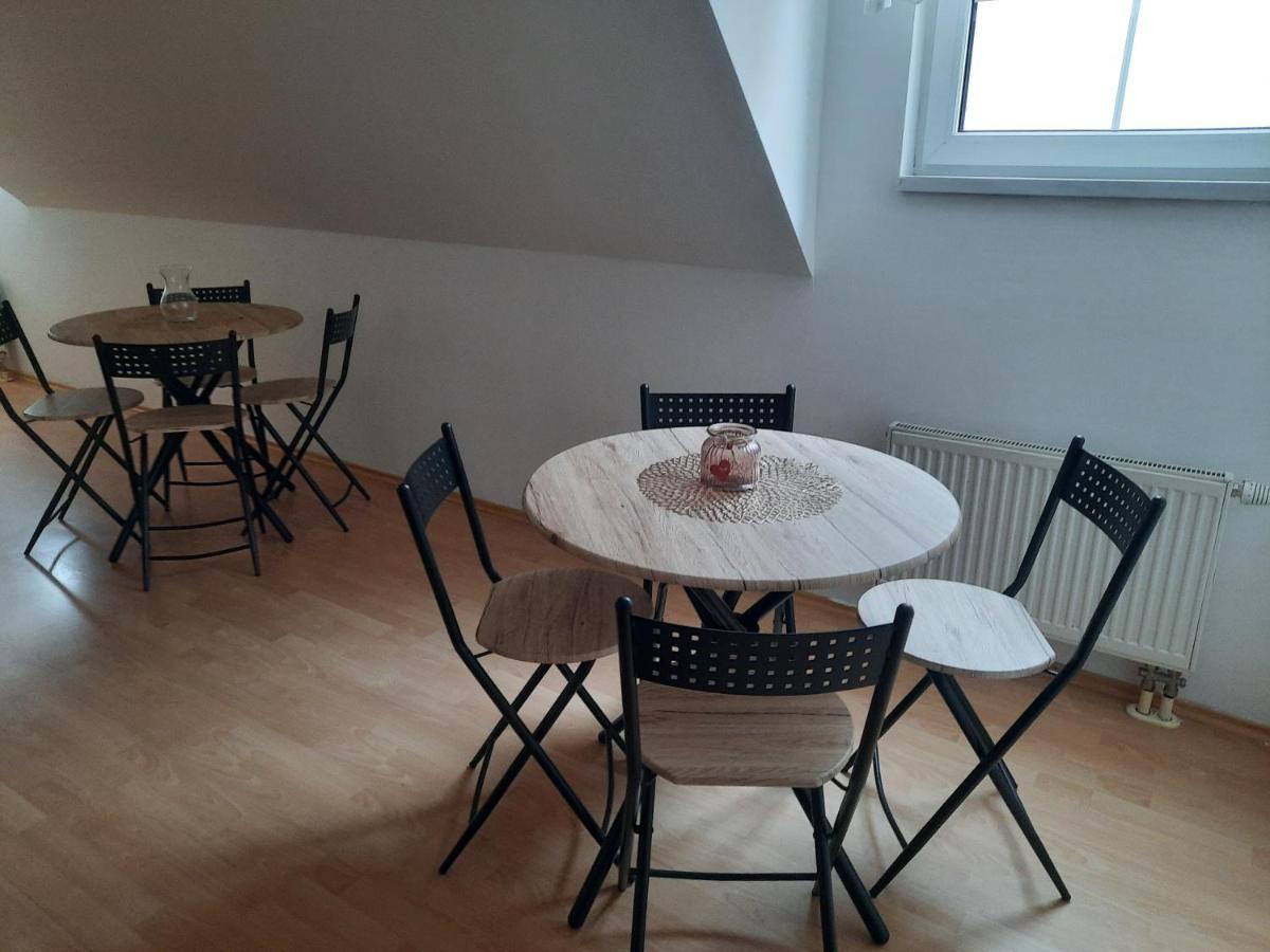 Apartman Chiarita Nemšová Extérieur photo